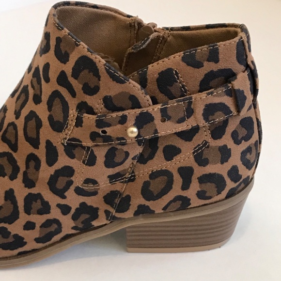 OLD NAVY Leopard Ankle Boots Low Block Heel Booties NWOT Women’s Size 6 - Picture 3 of 16